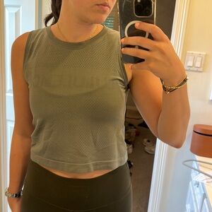 Green lululemon tank